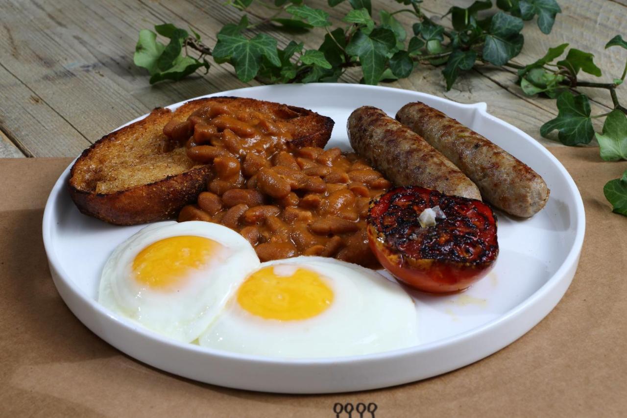 Shirvan Hotel City Yard Dżedda Zewnętrze zdjęcie English breakfast