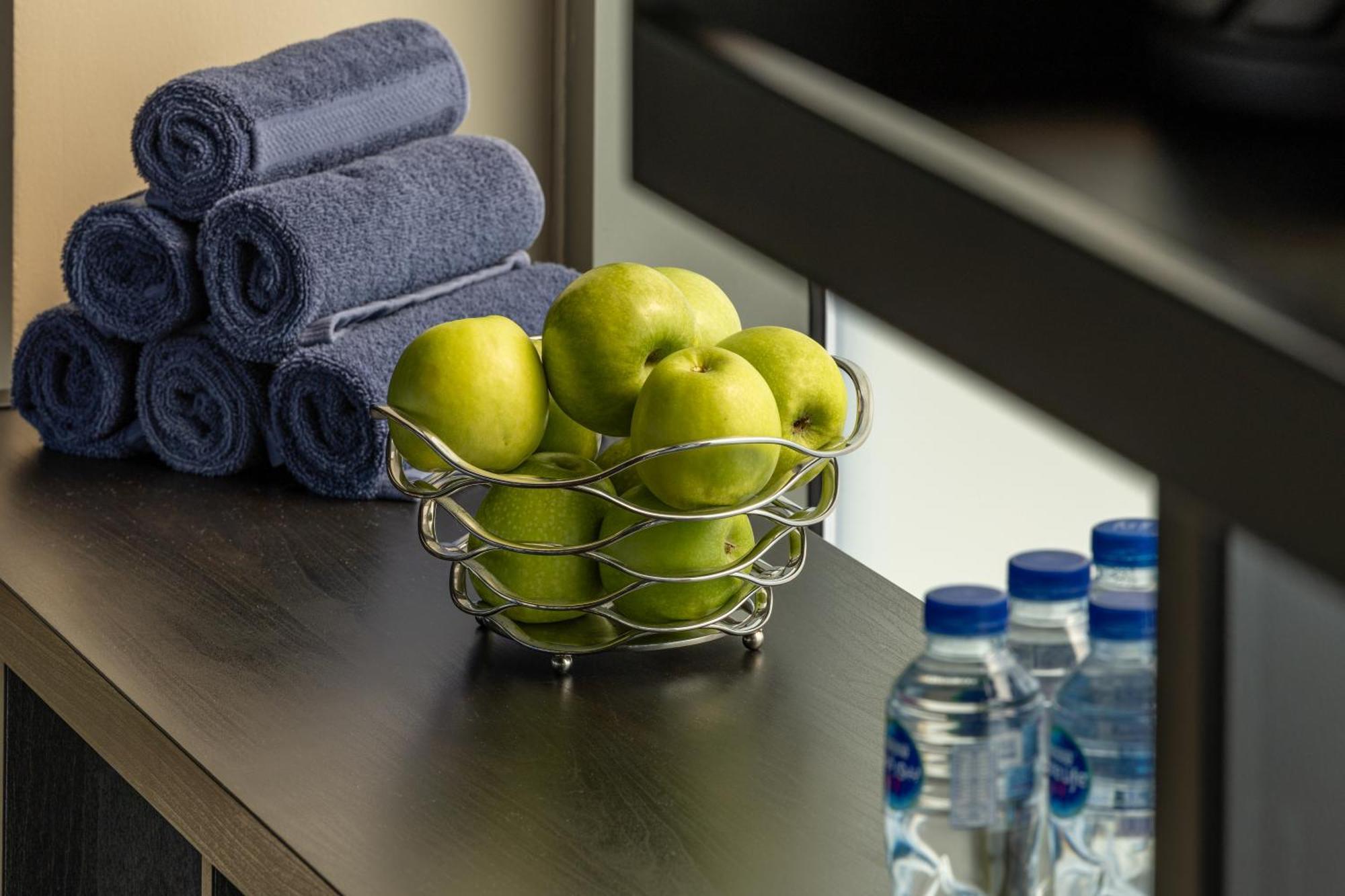 Shirvan Hotel City Yard Dżedda Zewnętrze zdjęcie A basket of apples