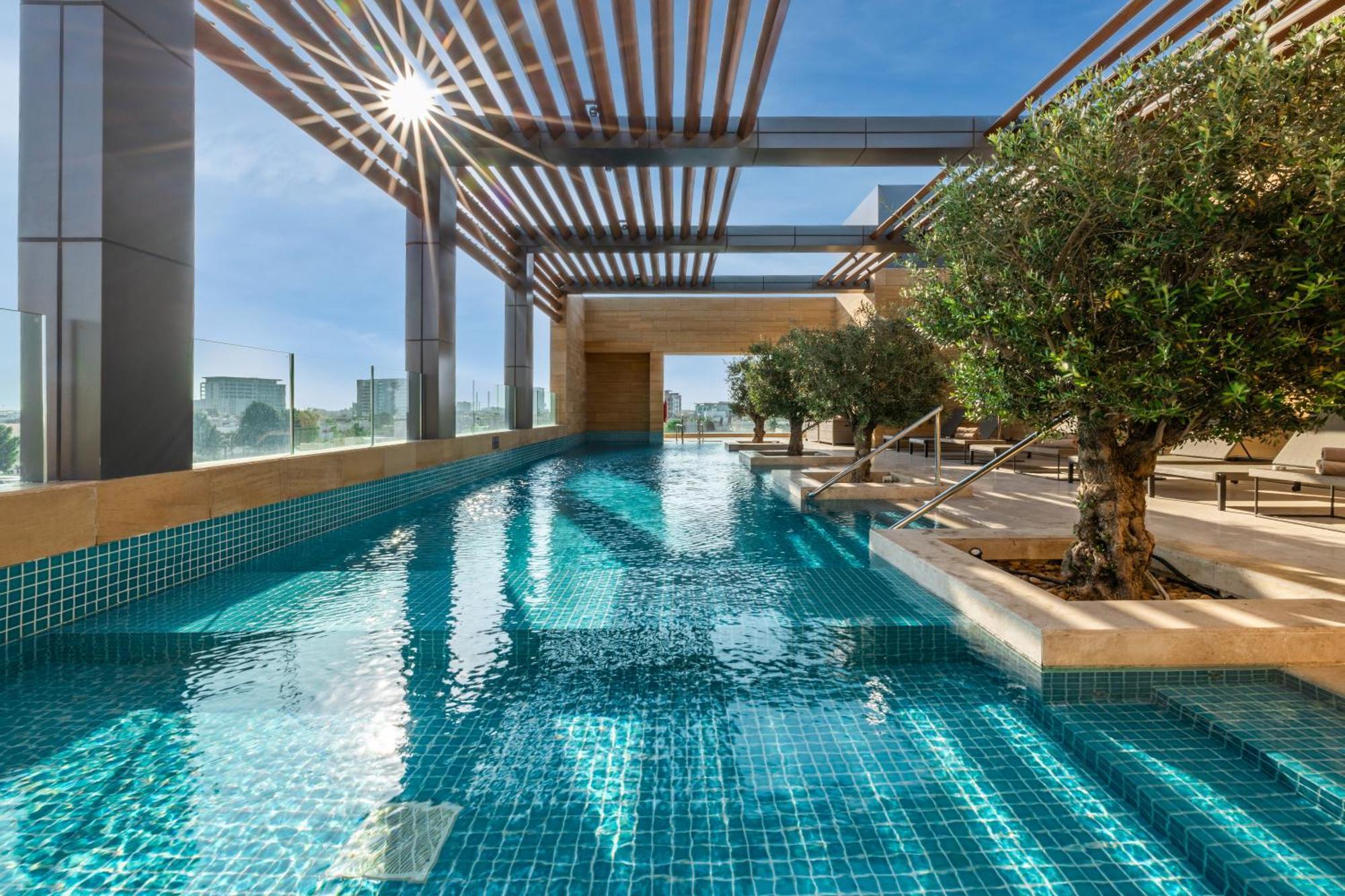 Shirvan Hotel City Yard Dżedda Zewnętrze zdjęcie The swimming pool at the top of the building